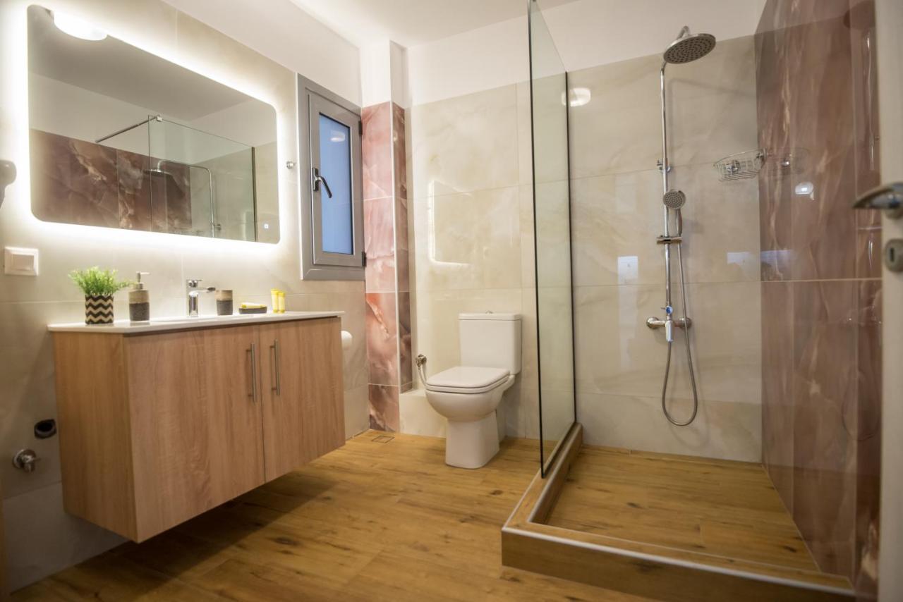 Luxury Apartment *